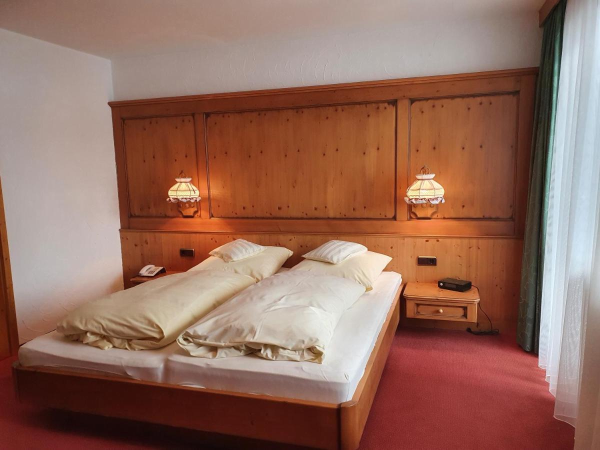 Waldhorn Hotel